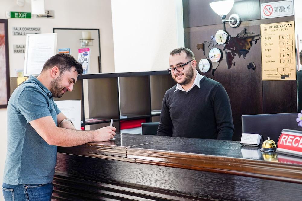 Hotel Razvan Bukareszt Zewnętrze zdjęcie