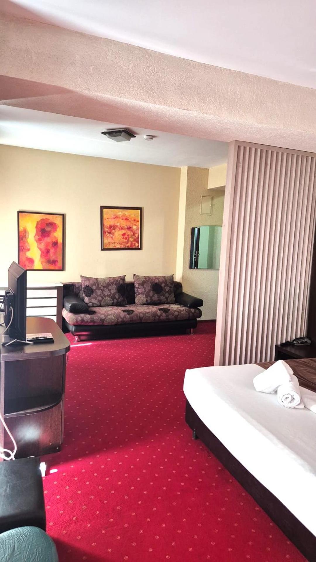 Hotel Razvan Bukareszt Zewnętrze zdjęcie