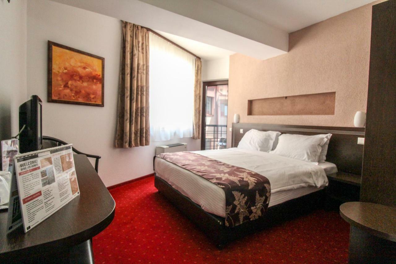 Hotel Razvan Bukareszt Zewnętrze zdjęcie