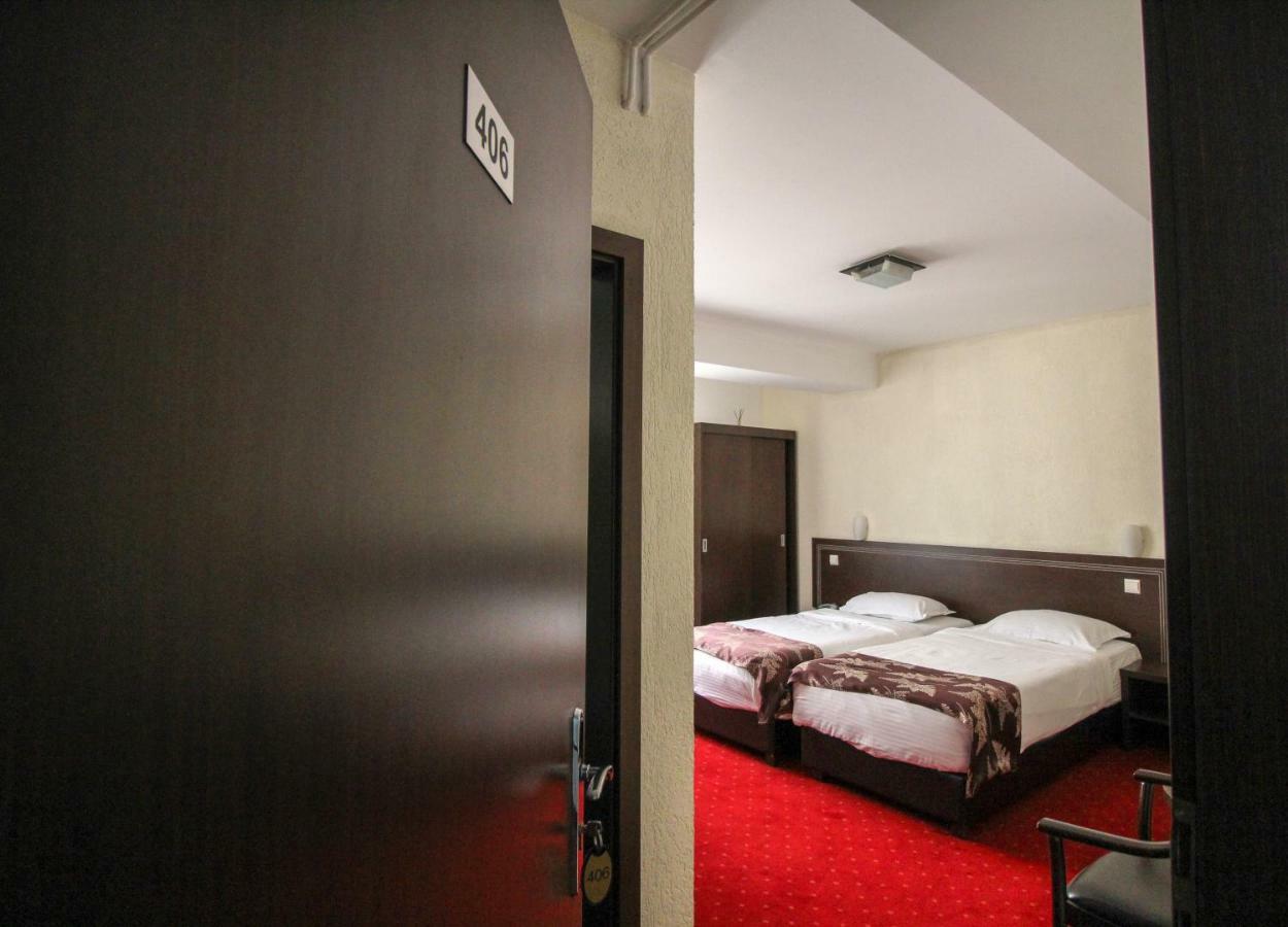 Hotel Razvan Bukareszt Zewnętrze zdjęcie