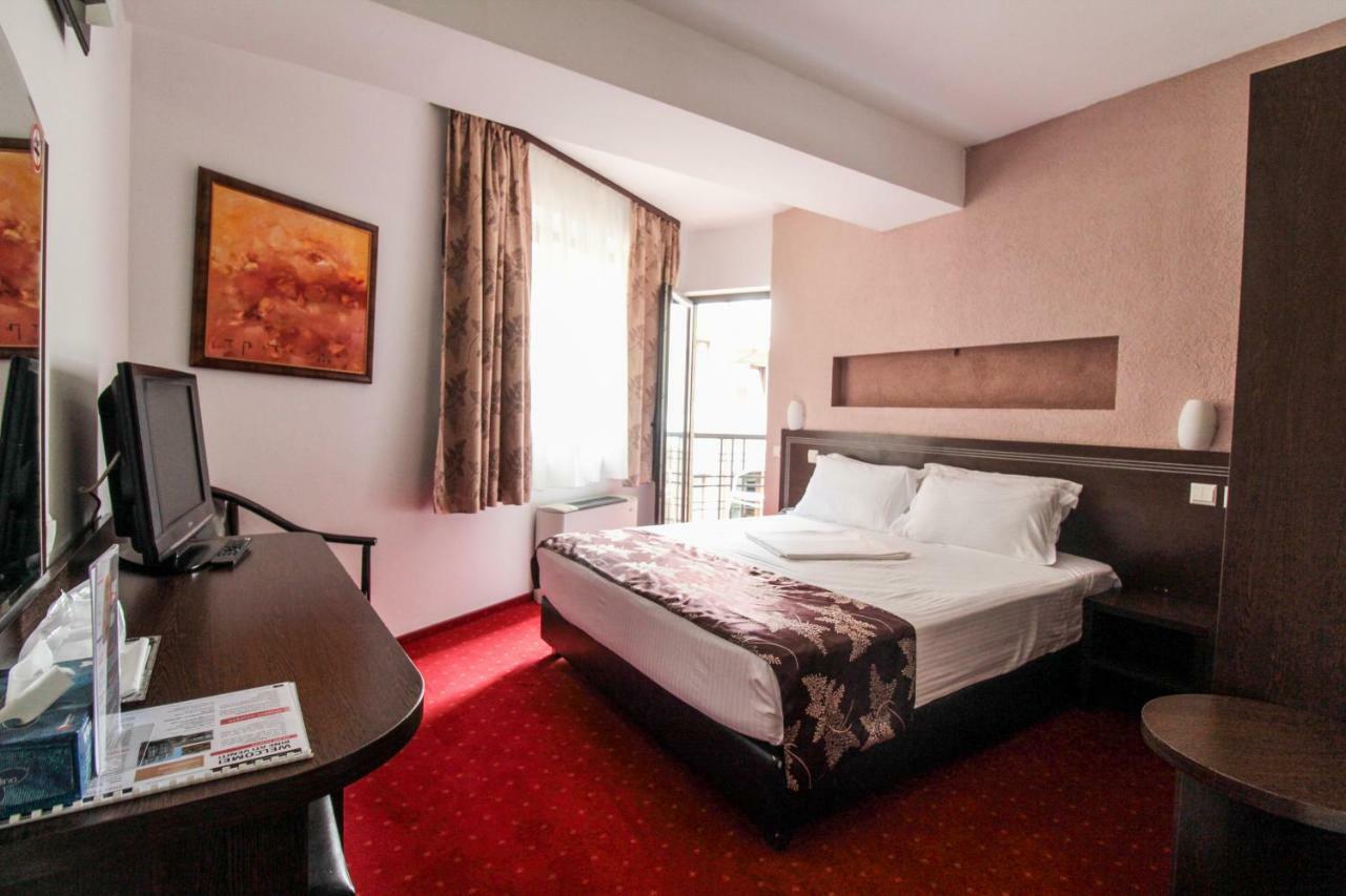 Hotel Razvan Bukareszt Zewnętrze zdjęcie